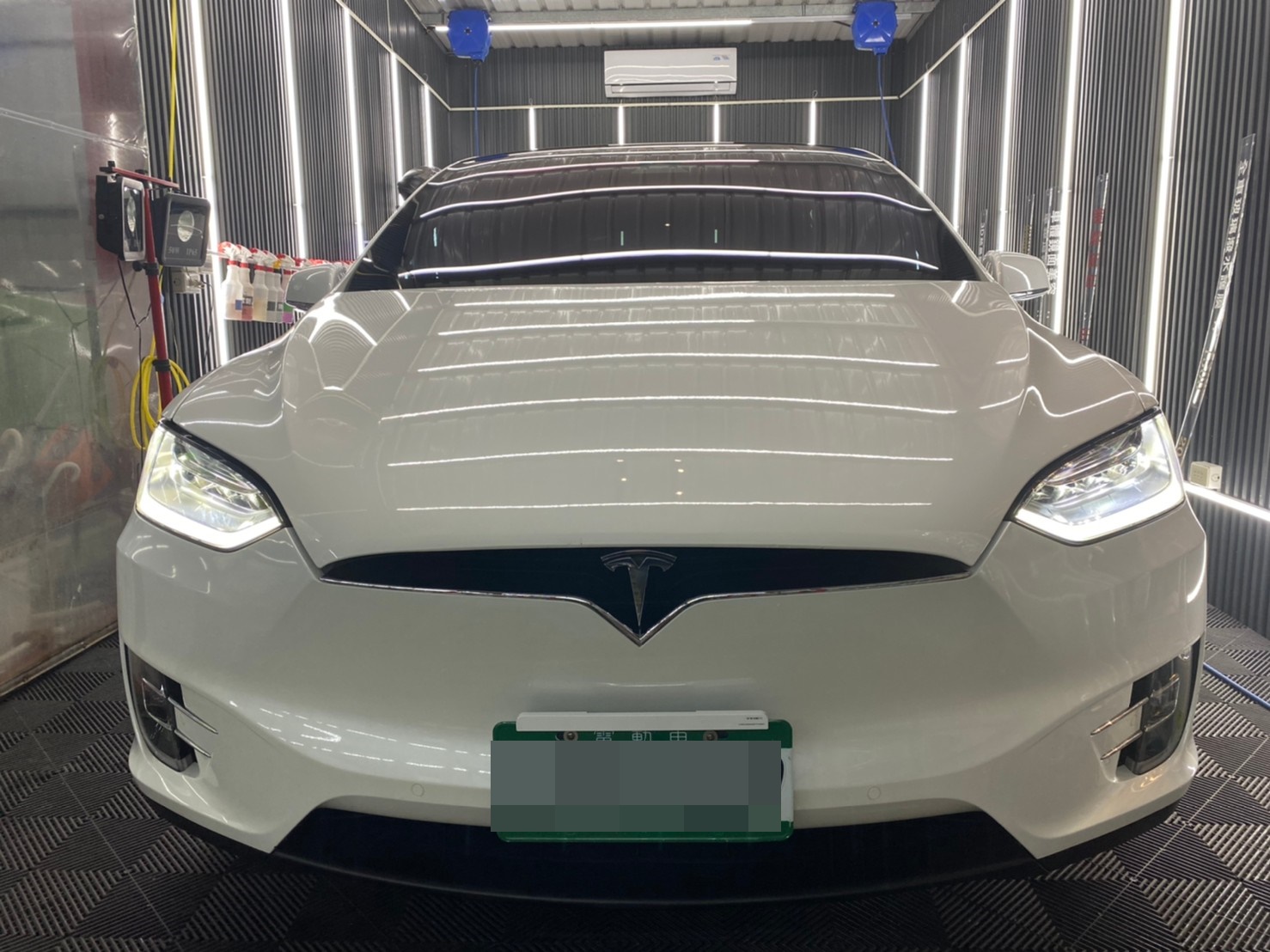 竹北手工洗車推薦洗來登汽車中心3D結晶鍍膜 Tesla Model X 鄭先生